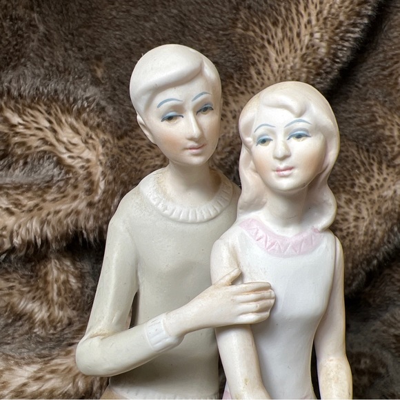 VTG Figurine Boy and Girl on a Barrel, RARE MADE IN JAPAN 8”H - Picture 3 of 9